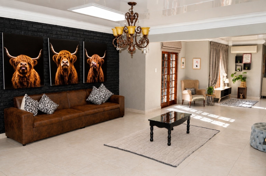 5 Bedroom Property for Sale in Wilkoppies North West